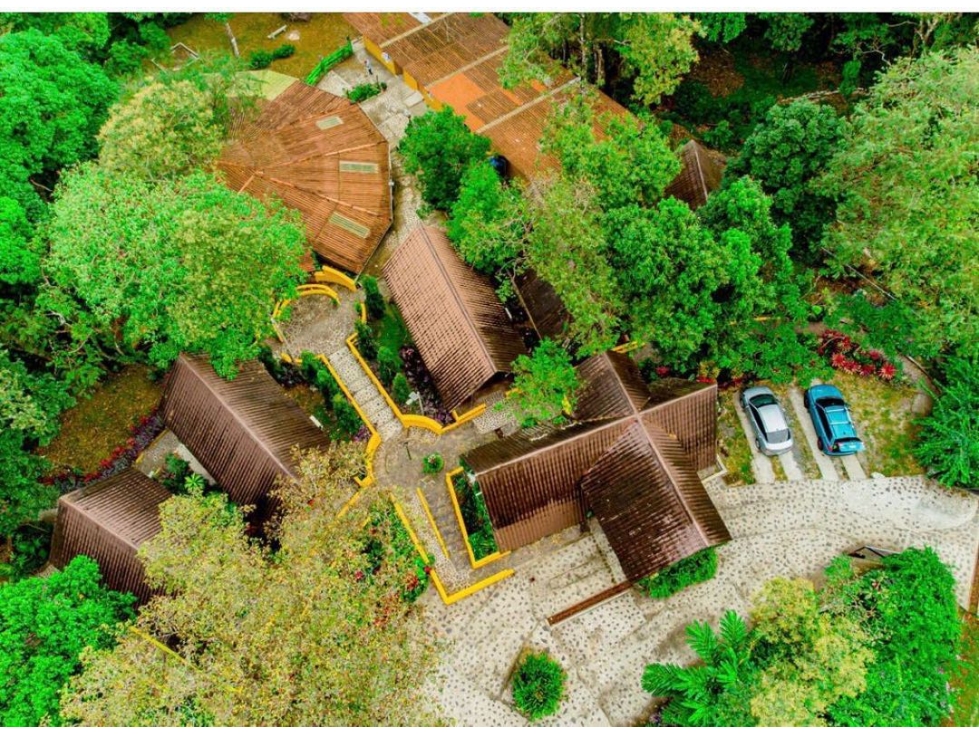 VENTA DE HOTEL EN EL VALLE DE ANTÓN CON HERMOSAS CABAÑAS 5000m2 JP - 3