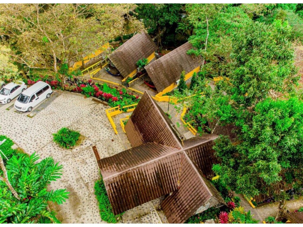 VENTA DE HOTEL EN EL VALLE DE ANTÓN CON HERMOSAS CABAÑAS 5000m2 JP - 2