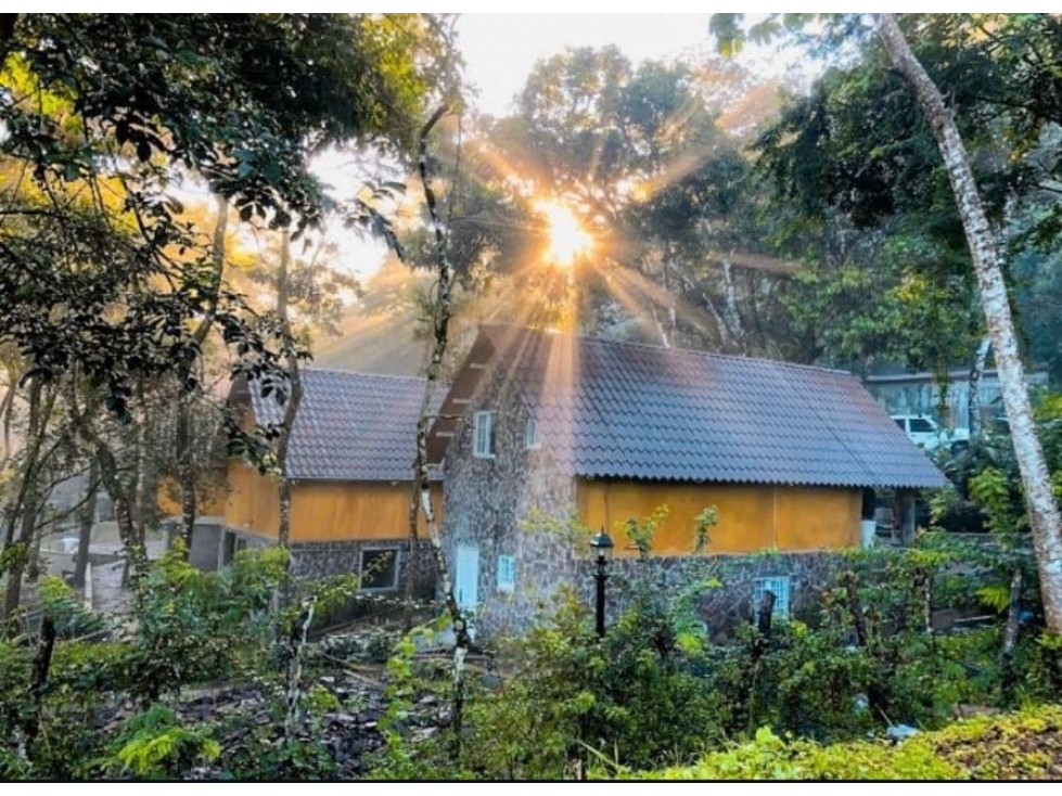 VENTA DE HOTEL EN EL VALLE DE ANTÓN CON HERMOSAS CABAÑAS 5000m2 JP - 6