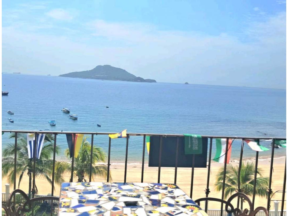 VENTA DE HOTEL EN ISLA TABOGA PRECIO DE OPORTUNIDAD - 1