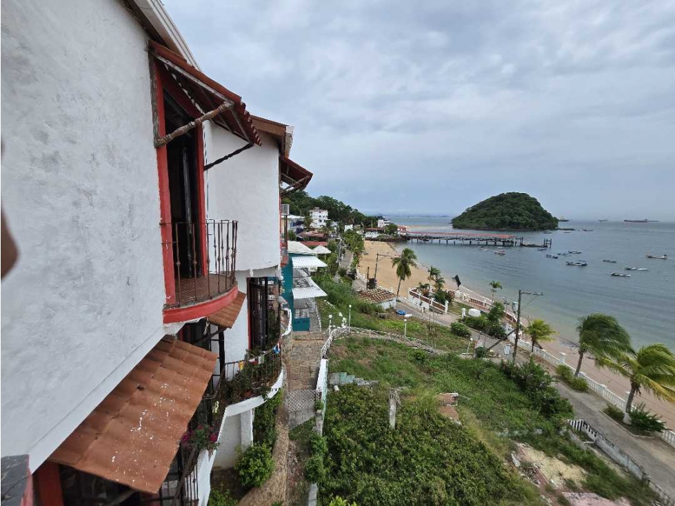 VENTA DE HOTEL EN ISLA TABOGA PRECIO DE OPORTUNIDAD - 1