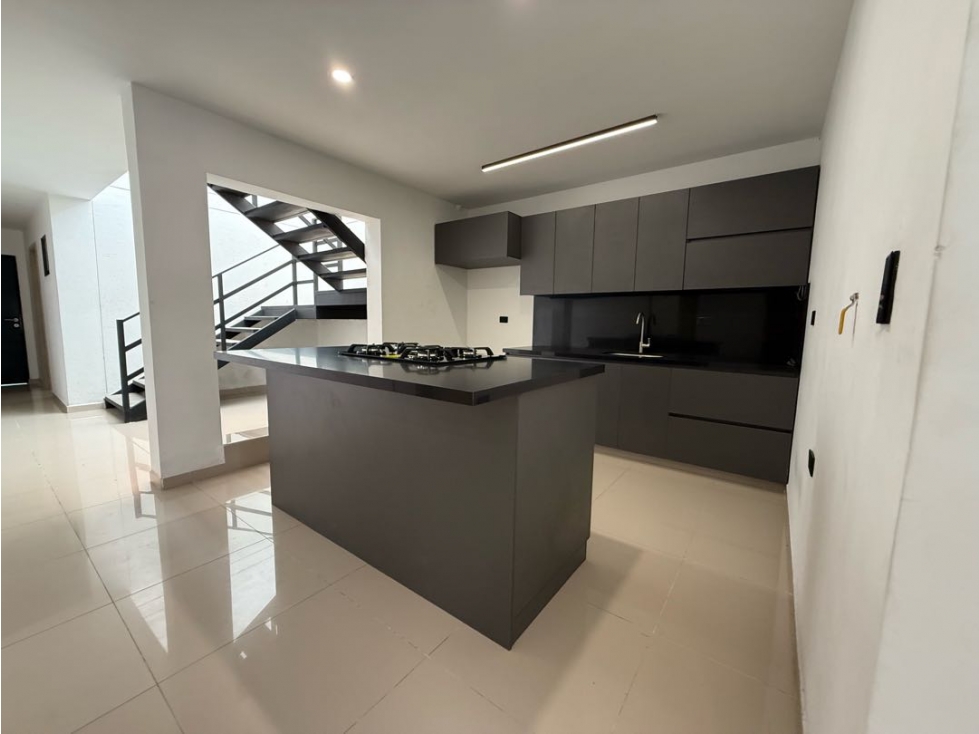 Venta de hotel remodelado y local sector la Candelaria ( Bombona) — foto 5