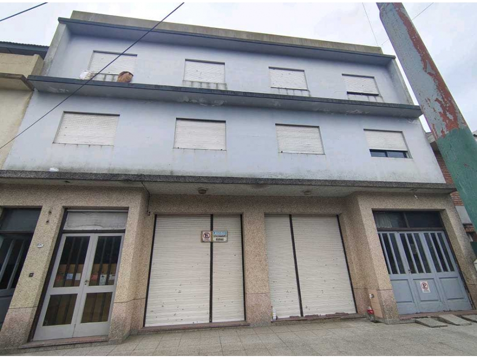 OPORTUNIDAD DE INVERSION VENTA DE HOTEL SOBRE ACEVEDO Y PATAGONES. - 1