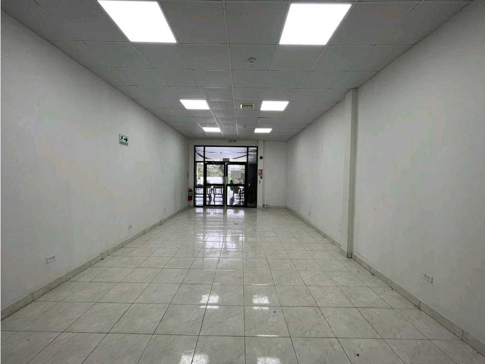 VENTA DE LOCAL COMERCIAL EN ALGARROBOS - 2