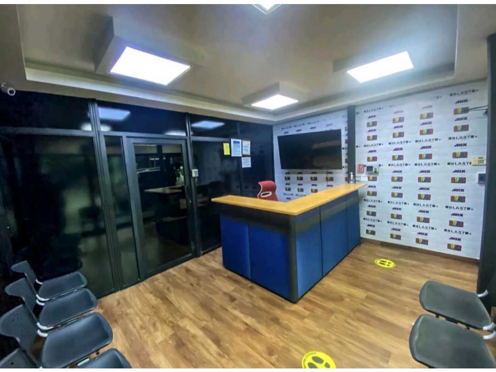 Venta de local de 250 mts2 en avenida 12 de octubre - 1