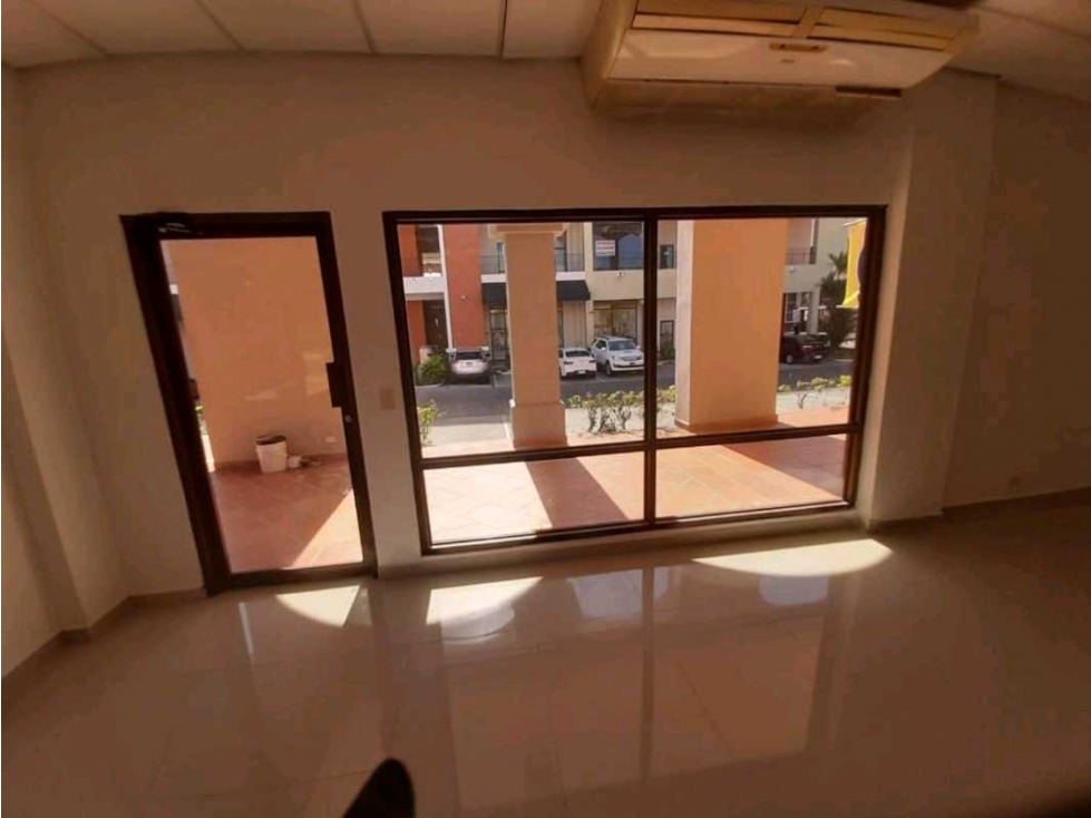 VENTA DE LOCAL EN REMAT EN CORONADO, THE VILLAGE MALL - 3