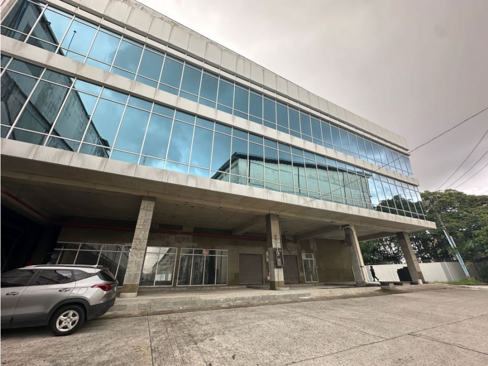 VENTA DE LOCAL COMERCIAL EN ZONA LIBRE COLON 5,854M2 JP - 5