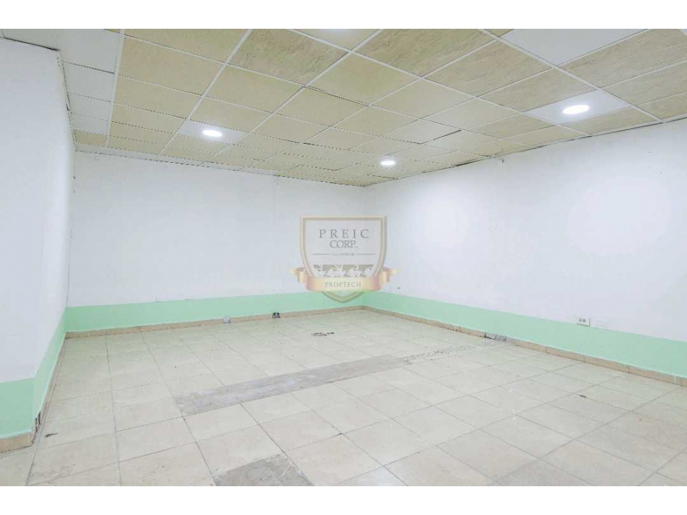 Alquiler de Galera de 500 mts en Parque lefevre — foto 4
