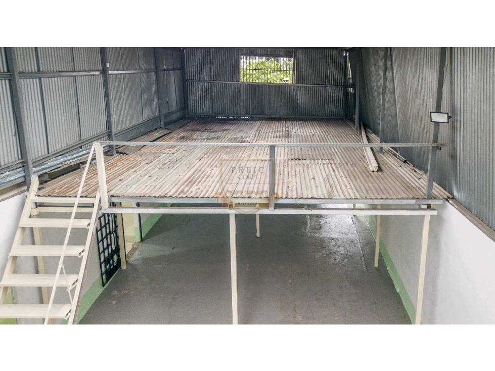 Alquiler de Galera de 500 mts en Parque lefevre — foto 5