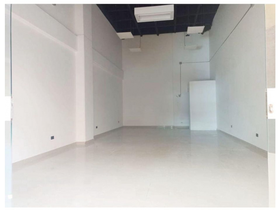VENTA DE LOCAL RENTANDO EN CCIAL PREMIUM PLAZA - 2