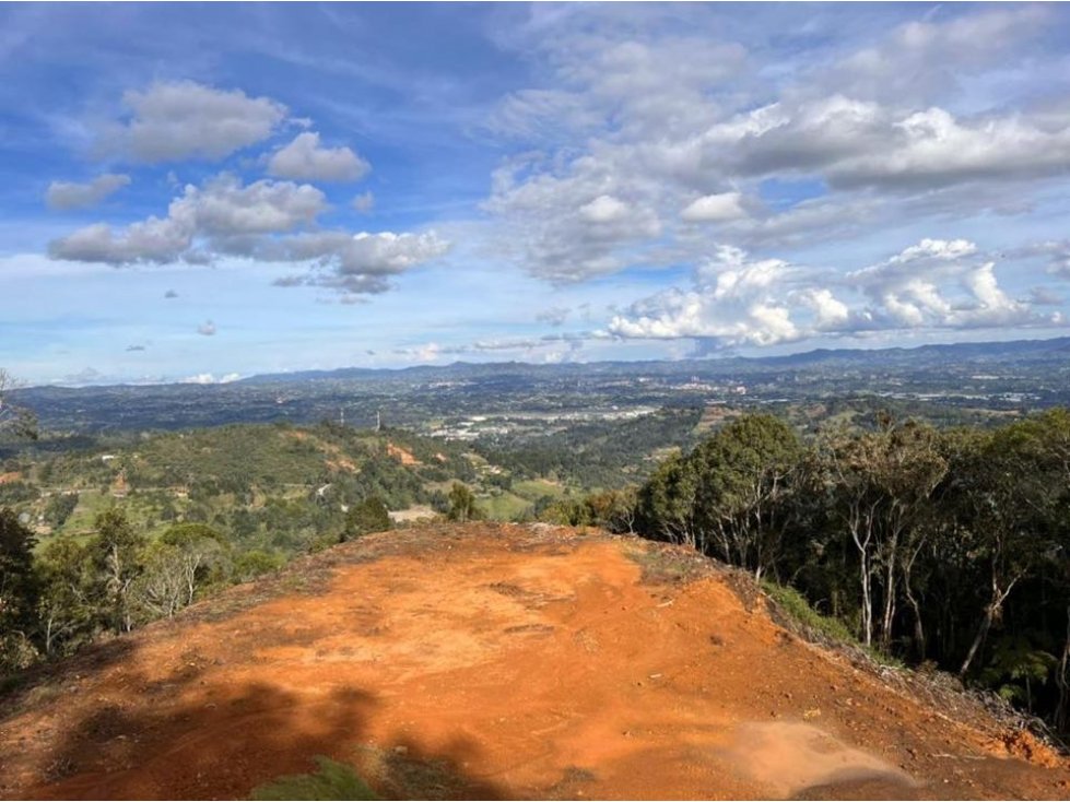 Venta lote en parcelación loma del escobero