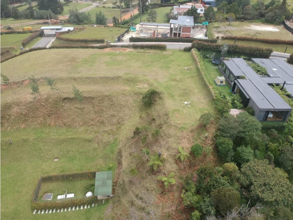 Venta de Lote Alto de Palmas en Unidad Cerrada Sector Mercajuste