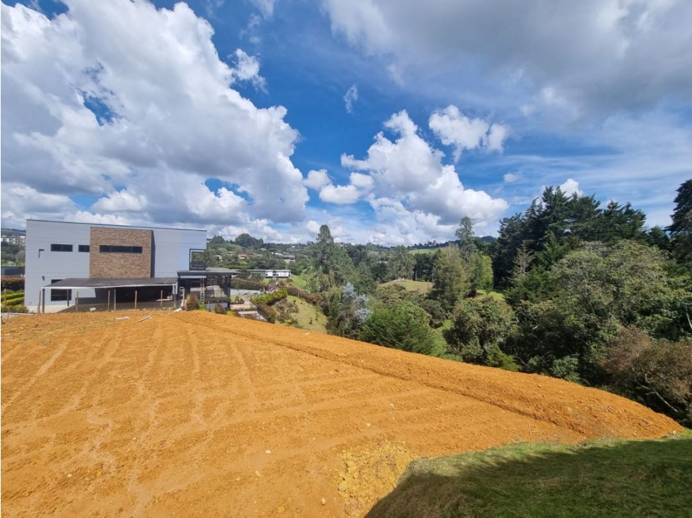 Venta de lote campestre alto de las palmas unidad cerrada