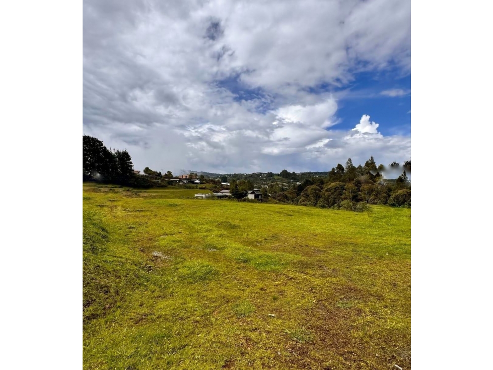 Venta de lote campestre alto de las palmas unidad cerrada
