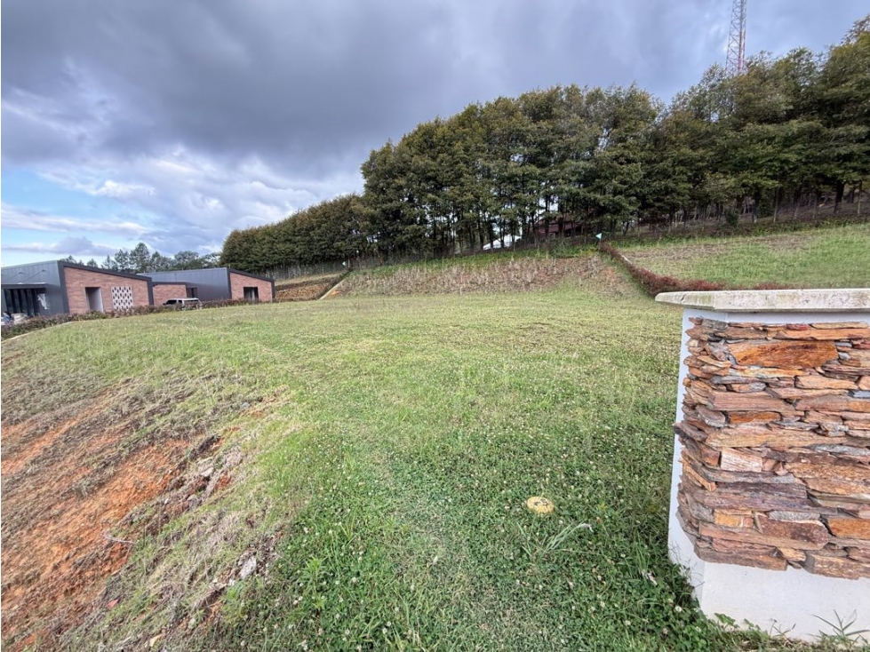 Venta de lote campestre alto de las palmas unidad cerrada charco azul