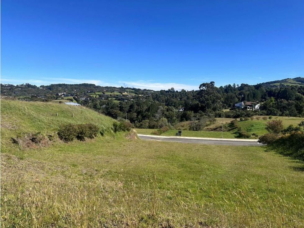 Venta de lote campestre alto de las palmas. Unidad cerrada envigado