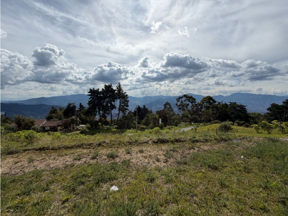 Venta de lote campestre alto de las palmas unidad cerrada con vista
