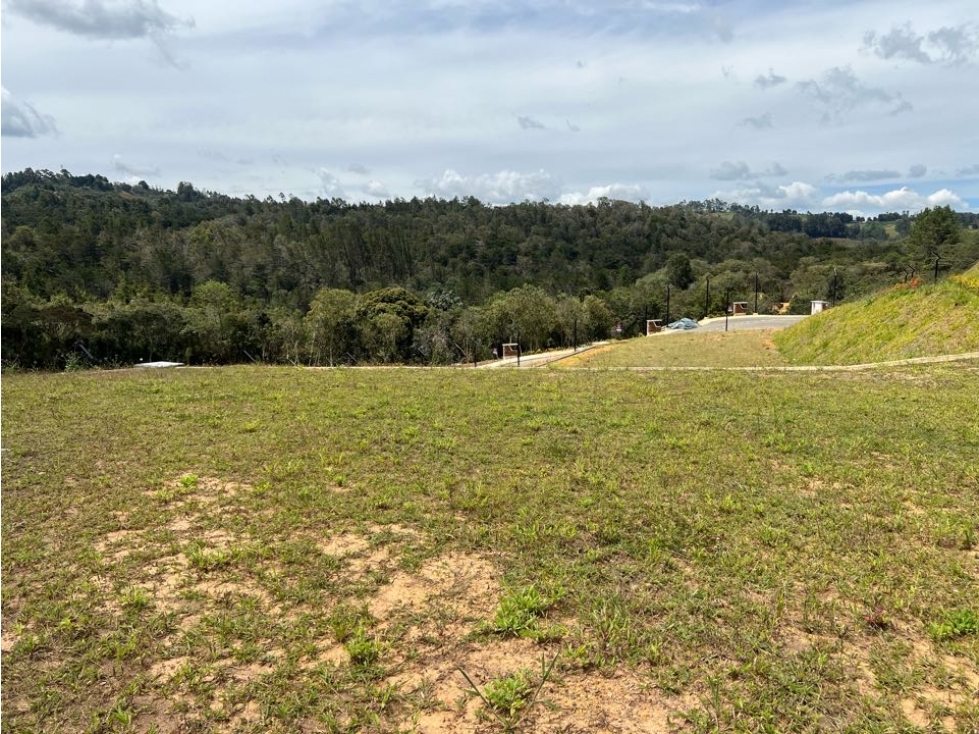 Venta de lote campestre en las palmas envigado unidad cerrada — foto 2