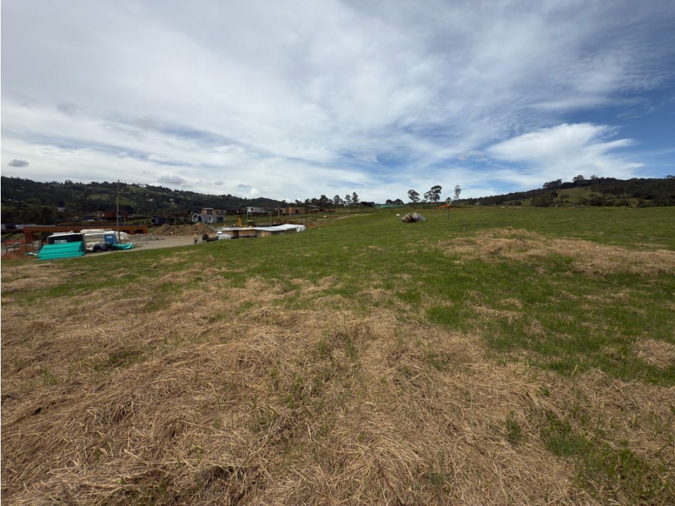 Venta de lote campestre unidad cerrada alto de las palmas sector acua
