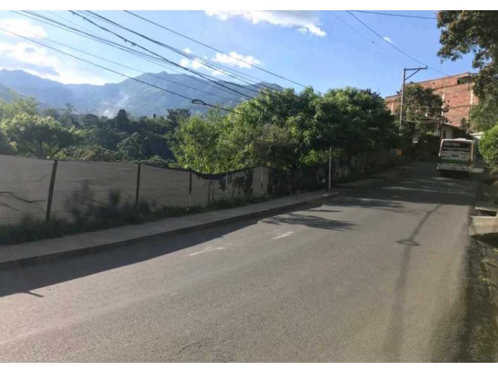 VENTA DE LOTE COMERCIAL MIXTO EN COPACABANA VIA PRINCIPAL. — foto 2