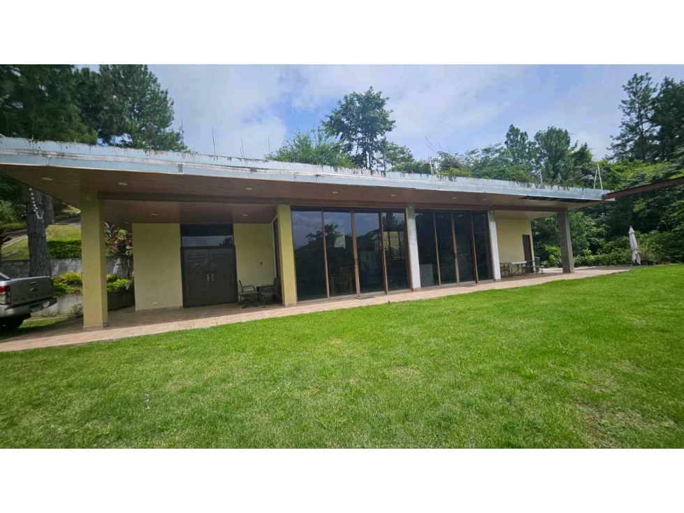VENTA DE LOTE CON CASA EN ALTOS DEL MARIA 2063M2 GRANADA
