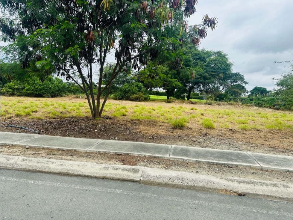 Terreno plano de venta Urb. Montecristi golf club-Manabí.