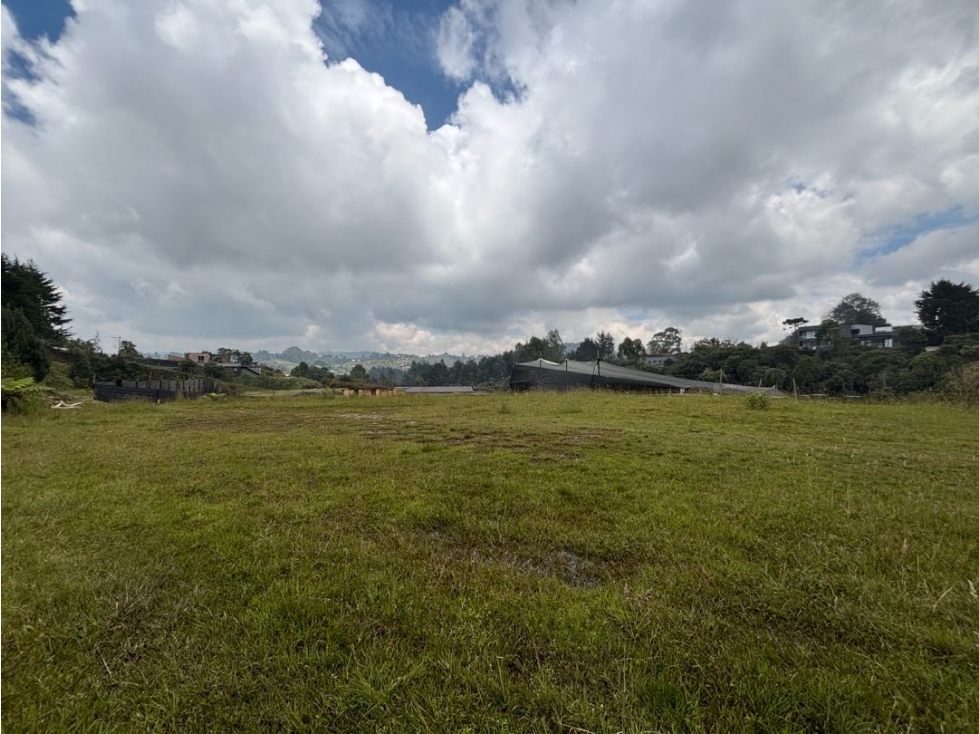 Venta de Lote en Alto de Las Palmas en Urbanización Cerrada — foto 3