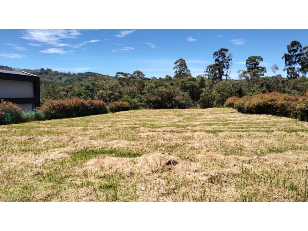 Venta de Lote en el Alto de las Palmas sector la Acuarela