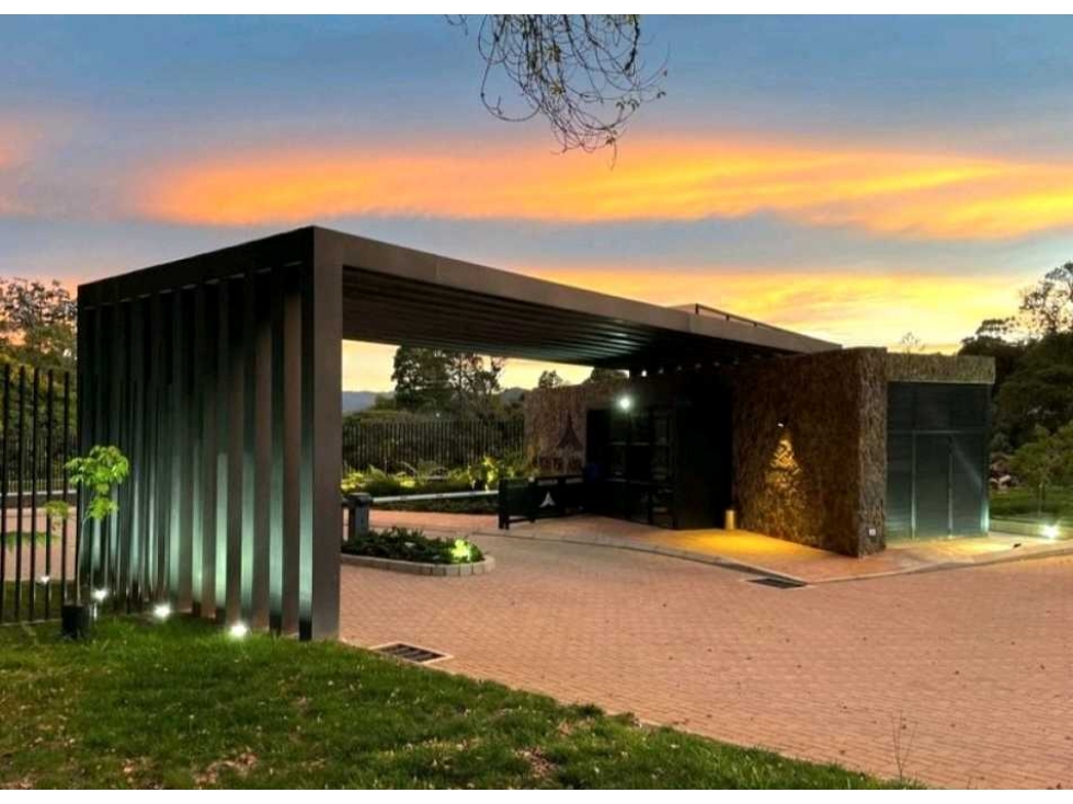 VENTA DE LOTE EN EL ALTO DE LAS PALMAS.