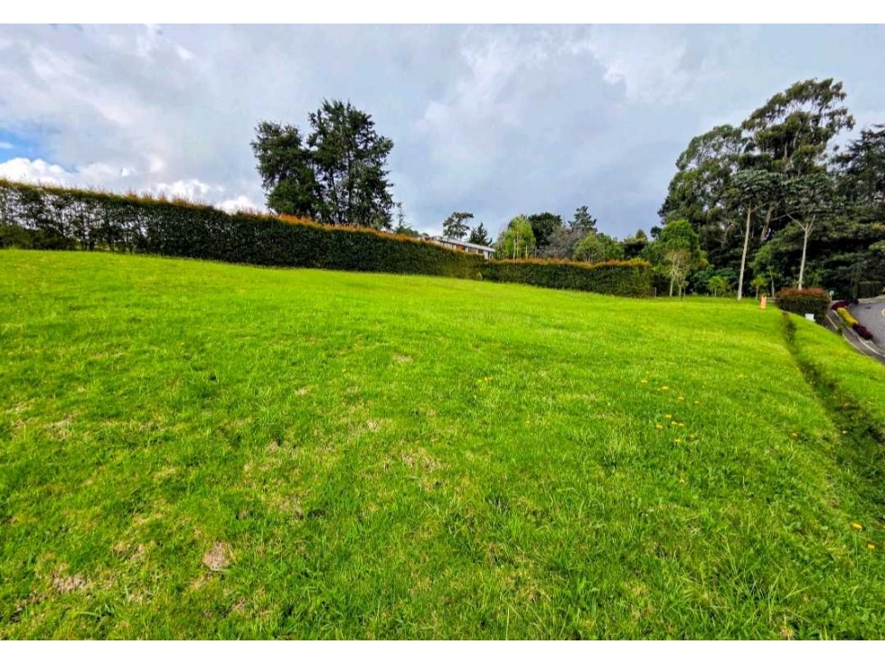 VENTA DE LOTE EN EL ALTO DE LAS PALMAS. EN PARCELACIÓN CON AMENITIES.
