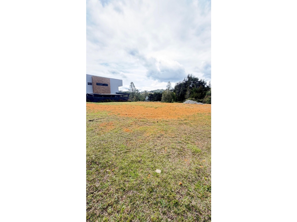 Venta de lote en el alto de las palmas