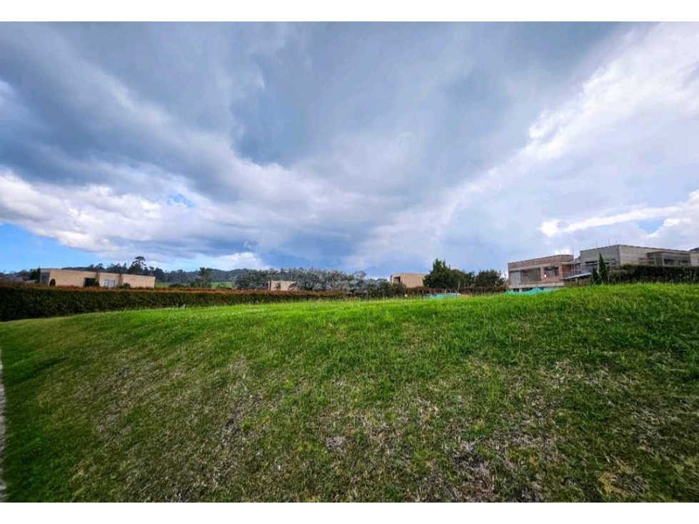 VENTA DE LOTE EN EL ALTO DE PALMAS EN UNIDAD CERRADA, SECTOR EIA.