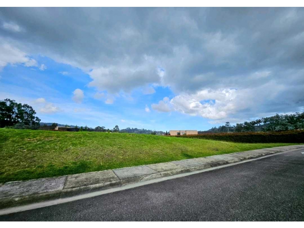 VENTA DE LOTE EN EL ALTO DE PALMAS EN UNIDAD CERRADA, SECTOR EIA. — foto 4