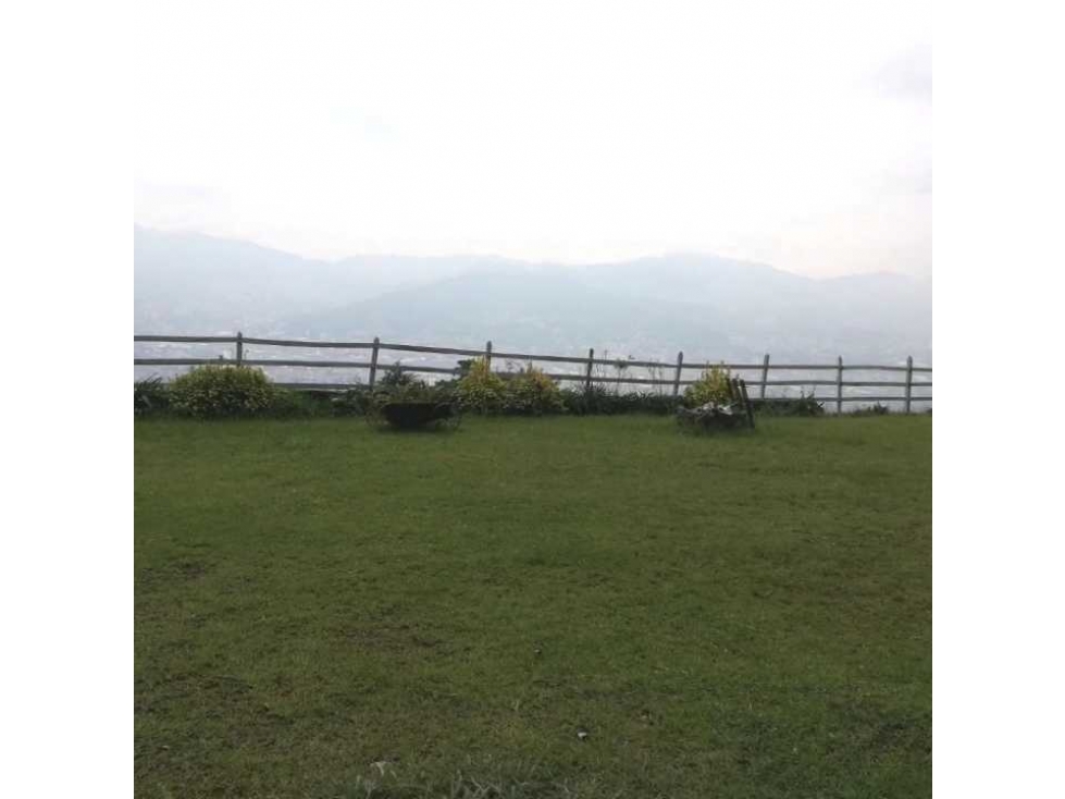 VENTA DE LOTE EN EL ESCOBERO DE GRAN EXTENSIÓN