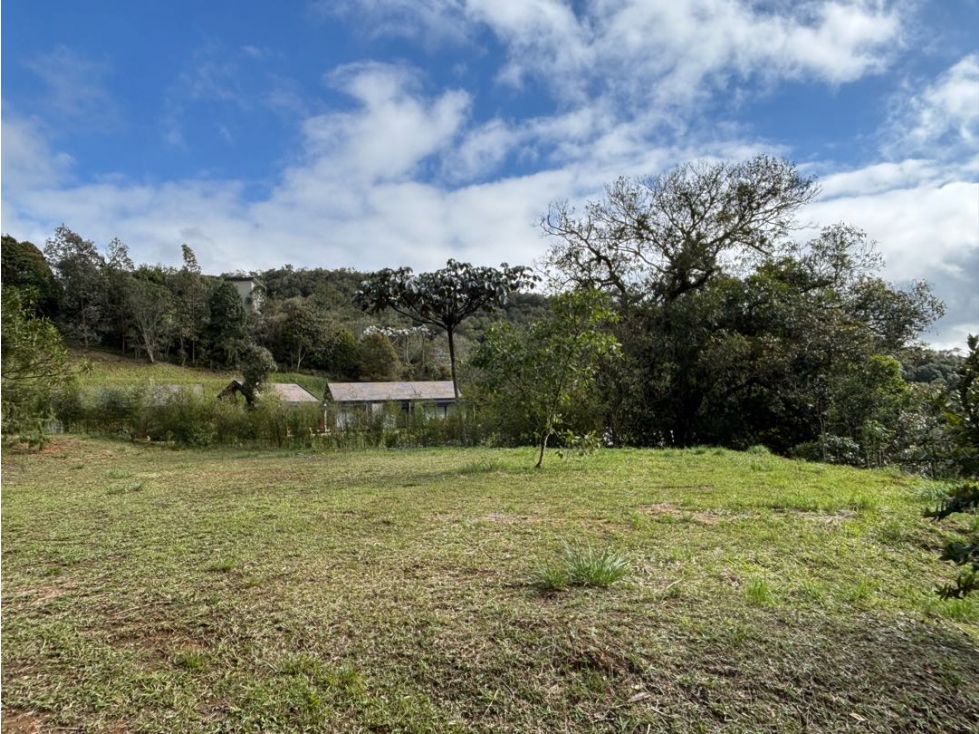 Venta de Lote En El Retiro en Unidad Cerrada con Vista Panorámica