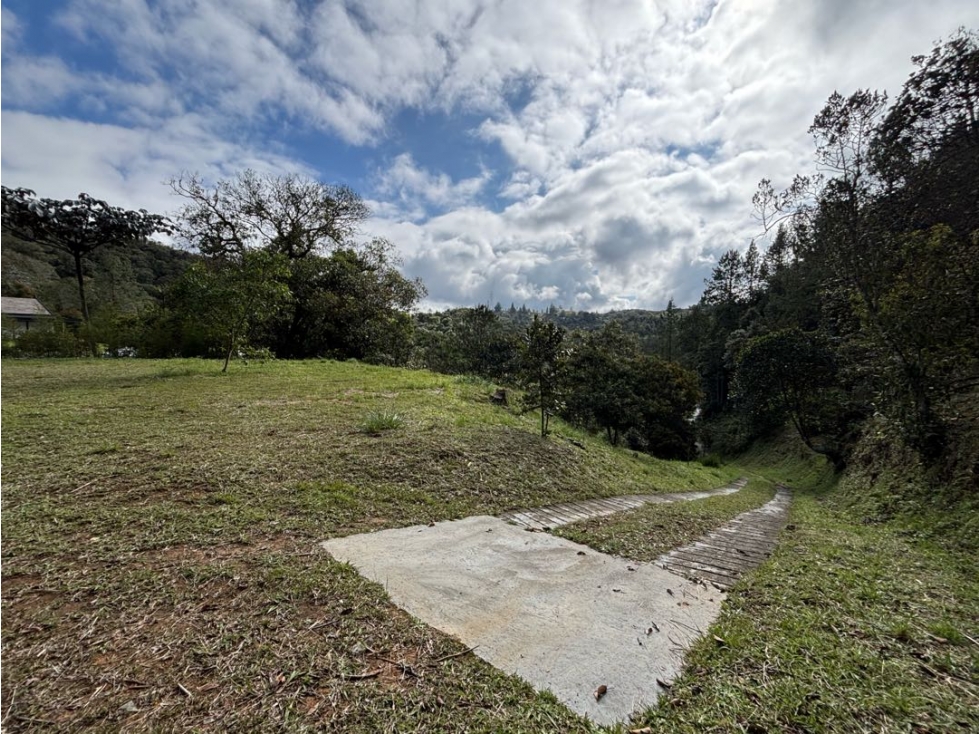 Venta de Lote En El Retiro en Unidad Cerrada con Vista Panorámica — foto 2
