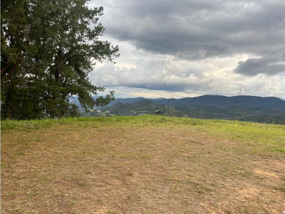 Venta de Lote en El Retiro Unidad Cerrada Exclusiva Vista a la Represa