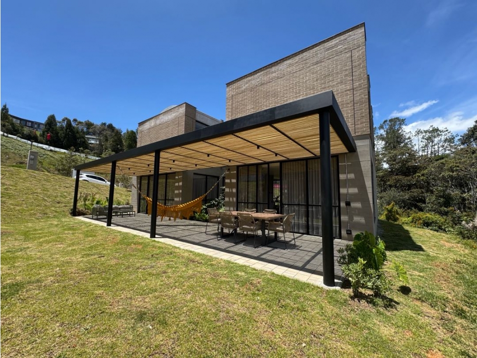 VENTA DE LOTE CON PROYECTO DE CASA CON ACABADOS