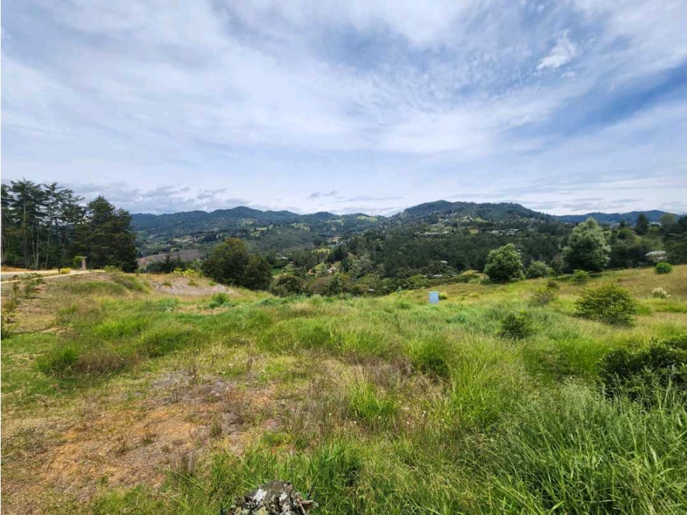 Venta de Lote en Essenza. Parcelación en variante al aeropuerto. — foto 2
