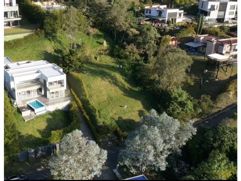 Venta de lote en exclusiva parcelación ubicada en Los Balsos — foto 2