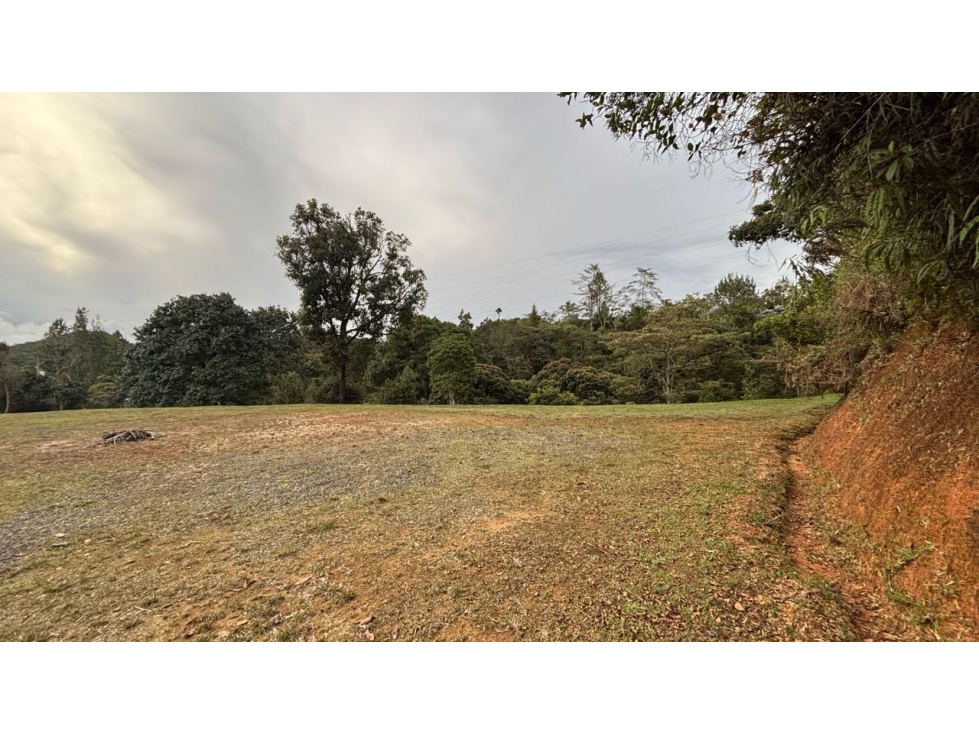 Venta de Lote en Exclusiva Parcelación El Retiro Sector Los Salados — foto 3