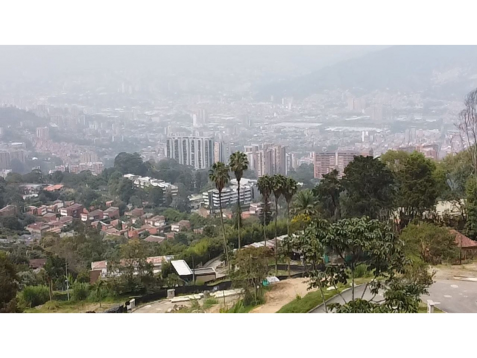 Venta de Lote en Exclusiva Urbanización Almenares, Loma del Escobero