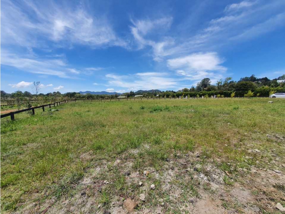 Venta de Lote en Llanogrande. Unidad cerrada, contigüa al club. — foto 4