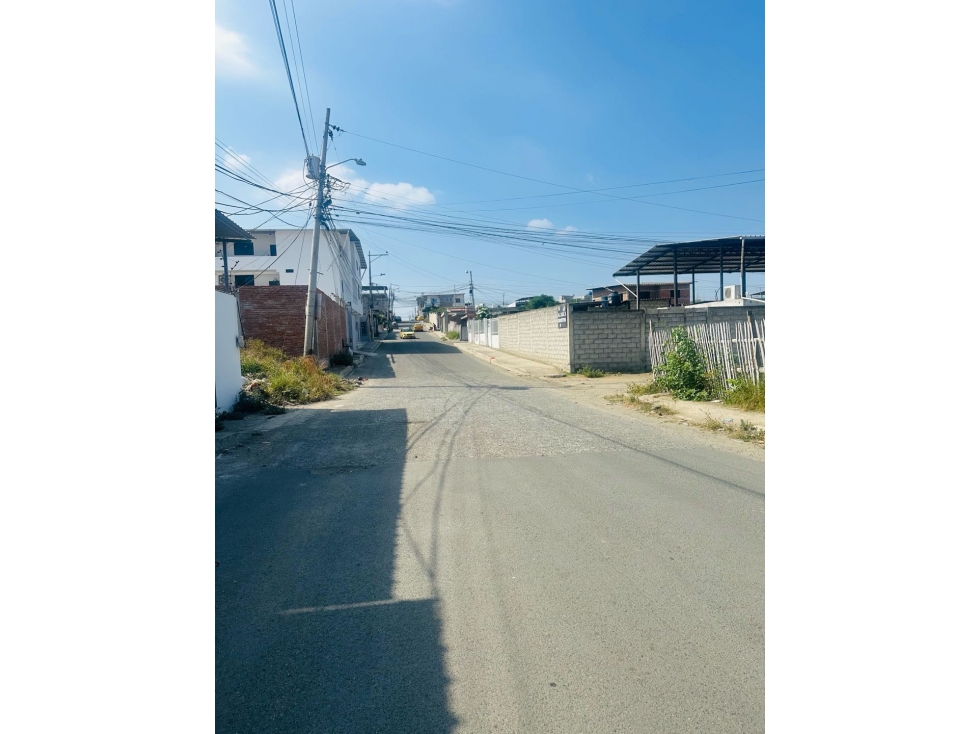 Lote en venta en Manta, Sector Costa Azul. — foto 2