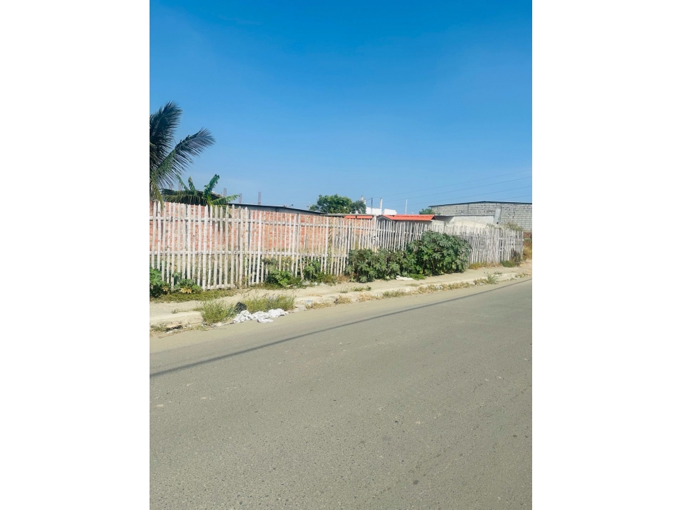 Lote en venta en Manta, Sector Costa Azul. — foto 4