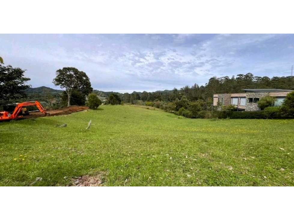 VENTA DE LOTE EN MONTE SERENO.