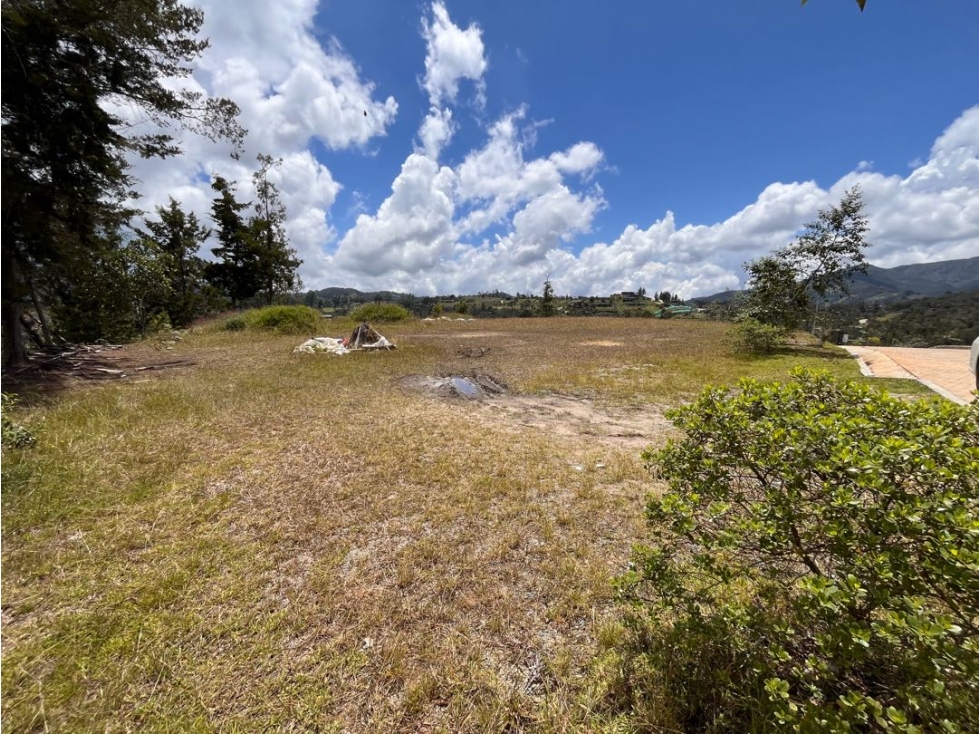 VENTA DE LOTE EN UNIDAD CERRADA EN EL RETIRO SECTOR PANTANILLO
