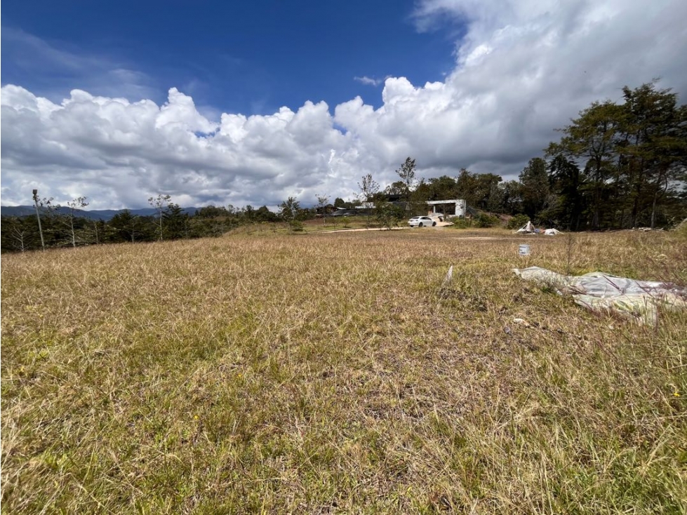VENTA DE LOTE EN UNIDAD CERRADA EN EL RETIRO SECTOR PANTANILLO — foto 2