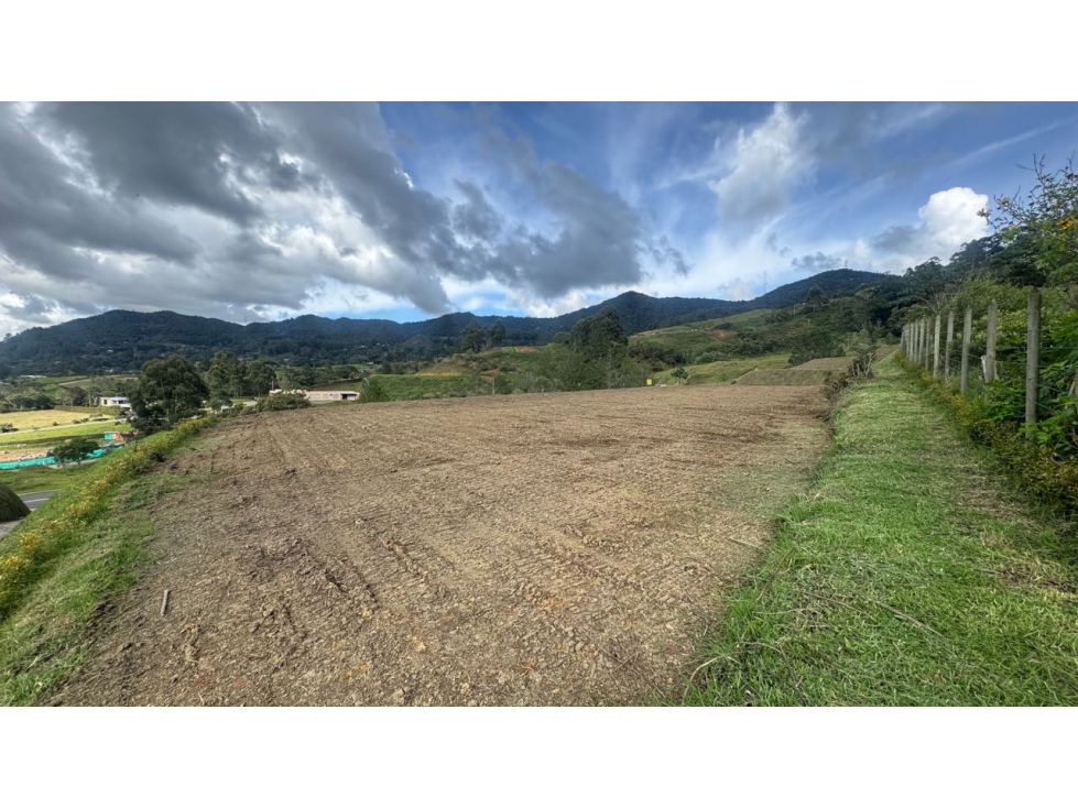 Venta de lote en unidad cerrada via san Antonio la ceja sector el Yaru — foto 2