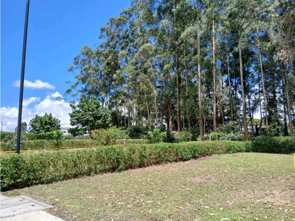 VENTA DE LOTE EN URBANIZACION-SECTOR LLANOGRANDE.PRECIO DE OPORTUNIDAD - 2